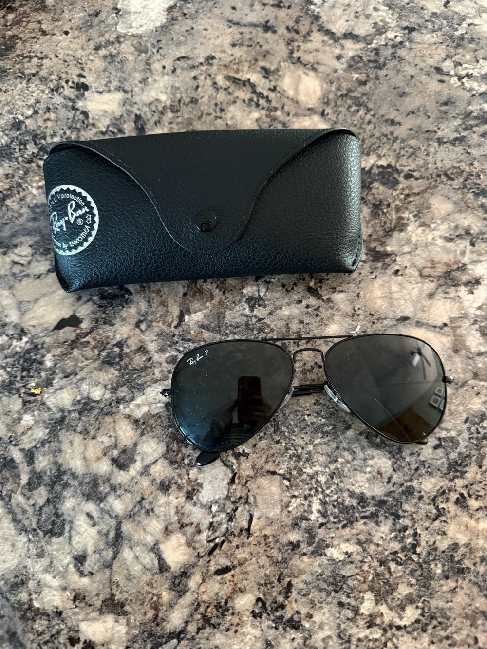 Ray-Ban Black Aviator Sunglasses with Black Case